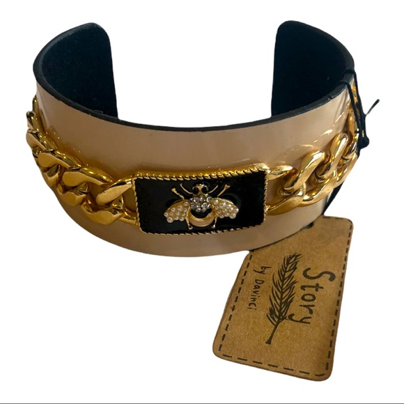 Bee🐝 Dazzling Goldtone Chain &Beige Cuff Bracelet - Picture 3 of 13